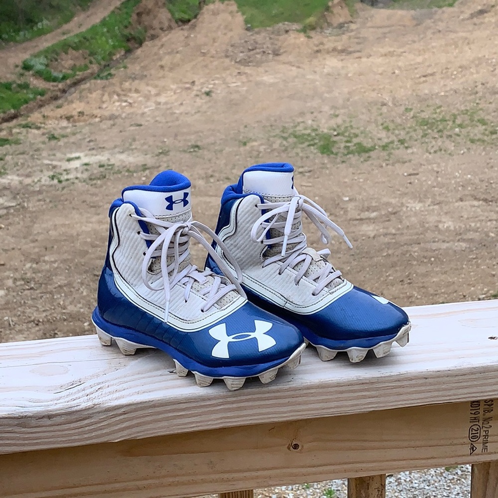 Under Armour “Highlight” molded football cleats size 1.5Y